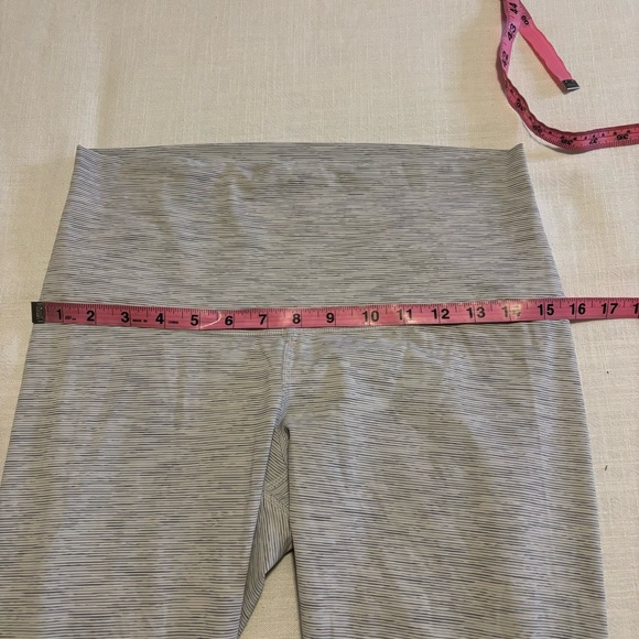 Women’s Lululemon Wunder Under Crop Il Scallop Legging SIZE 12 - Picture 15 of 15